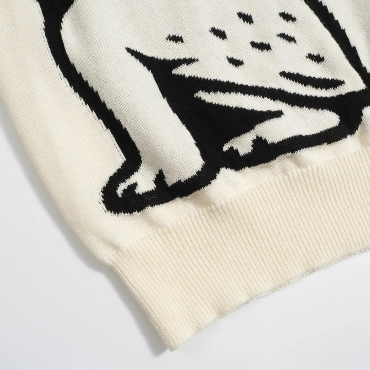 Men's Retro White Knitted Poloshirt, 1960s Mod Vintage Animal Pattern Polo V-Neck Cotton Short Sleeve